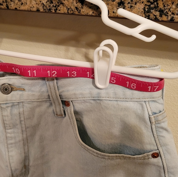 Levi's Light Blue Ballon Jean Shorts, 32 - Picture 5 of 9